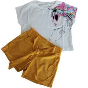 Set T-shirt met korte broek in geel